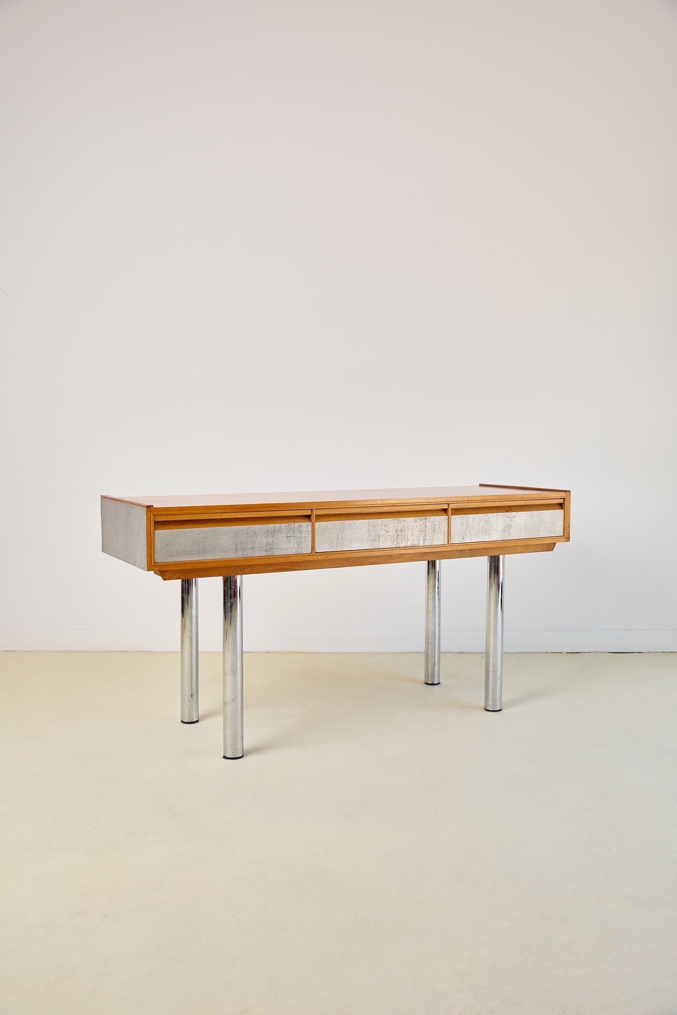 Consoles, Side Tables & Bedsides