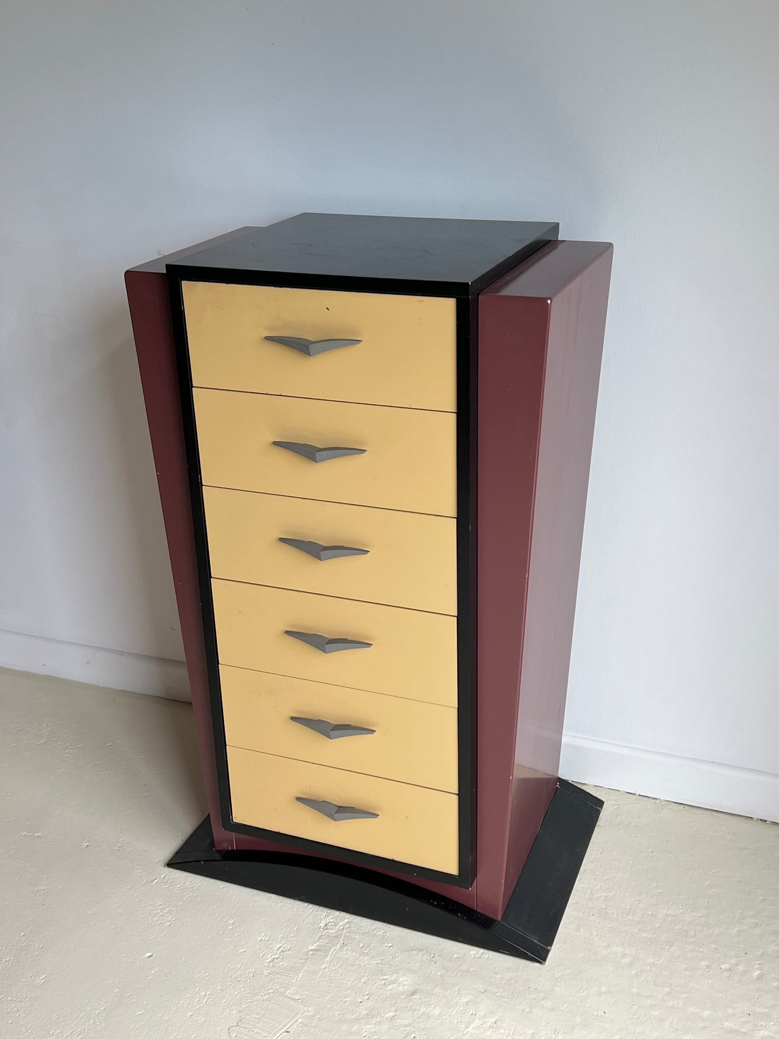 Memphis Milano Style Chest of Drawers