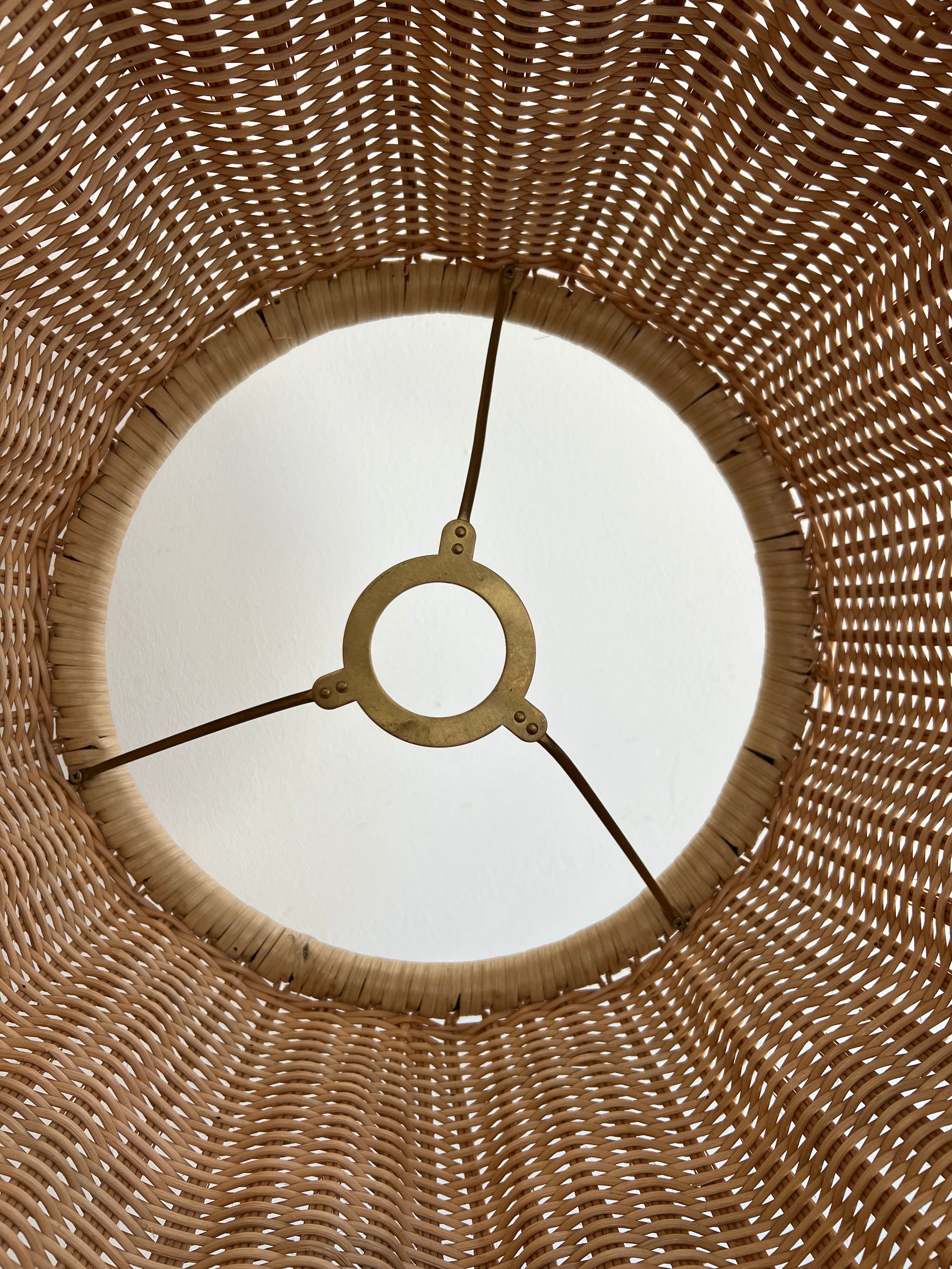 XL Wavy Scallop Lampshade