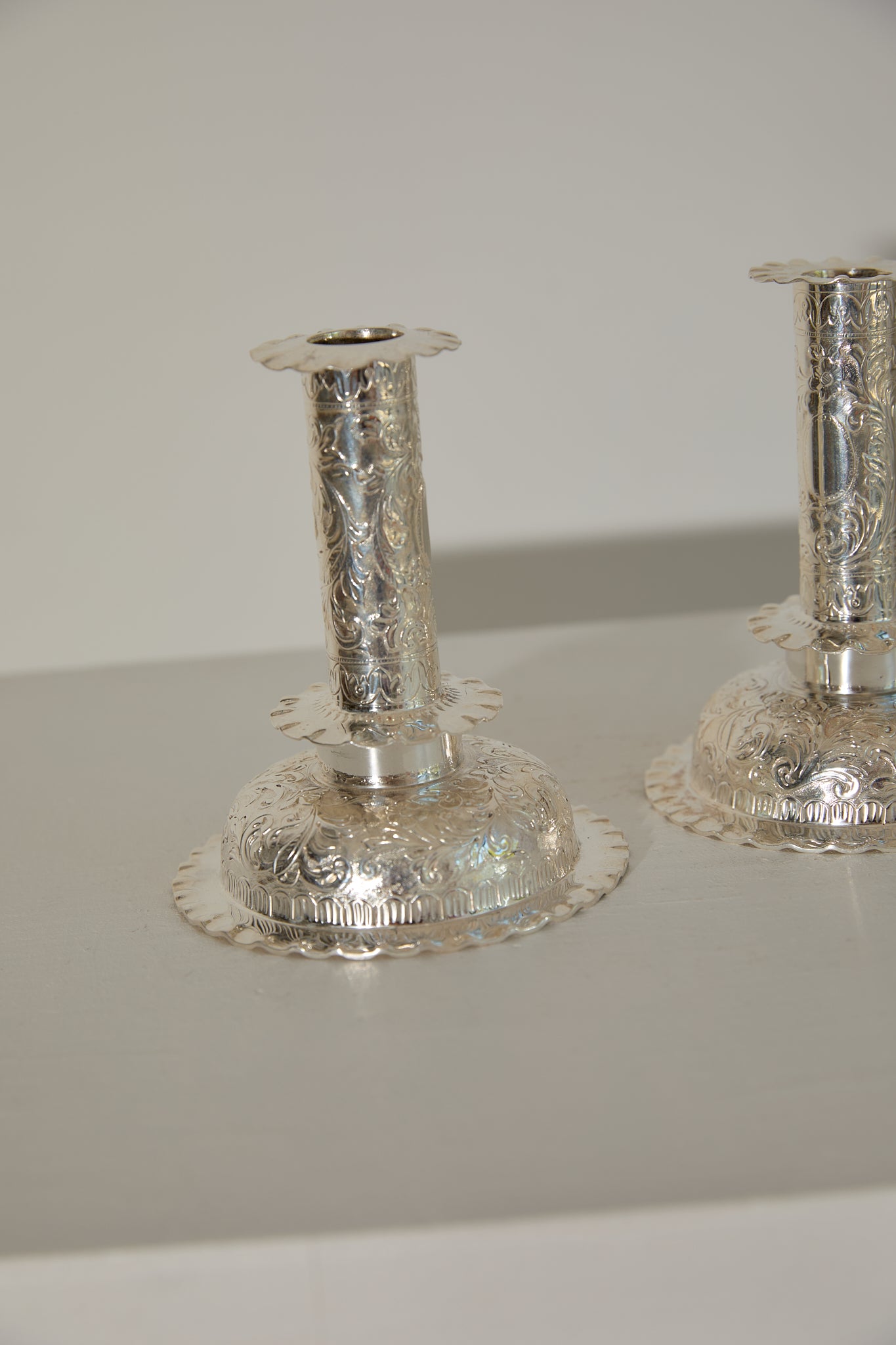 Antique Hukin &amp; Heath Silver Plated Candlesticks – Victorian Repoussé Rococo Pair