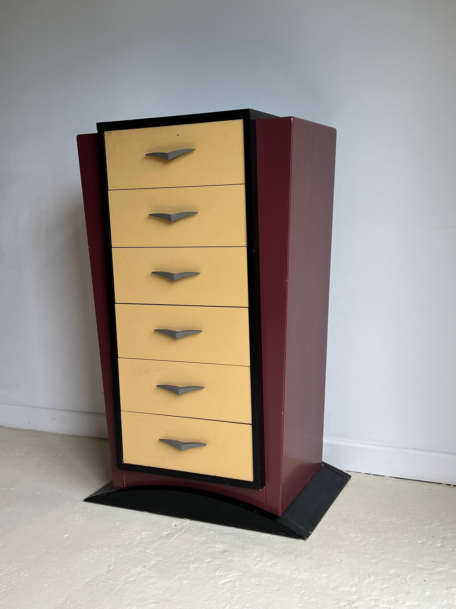 Memphis Milano Style Chest of Drawers