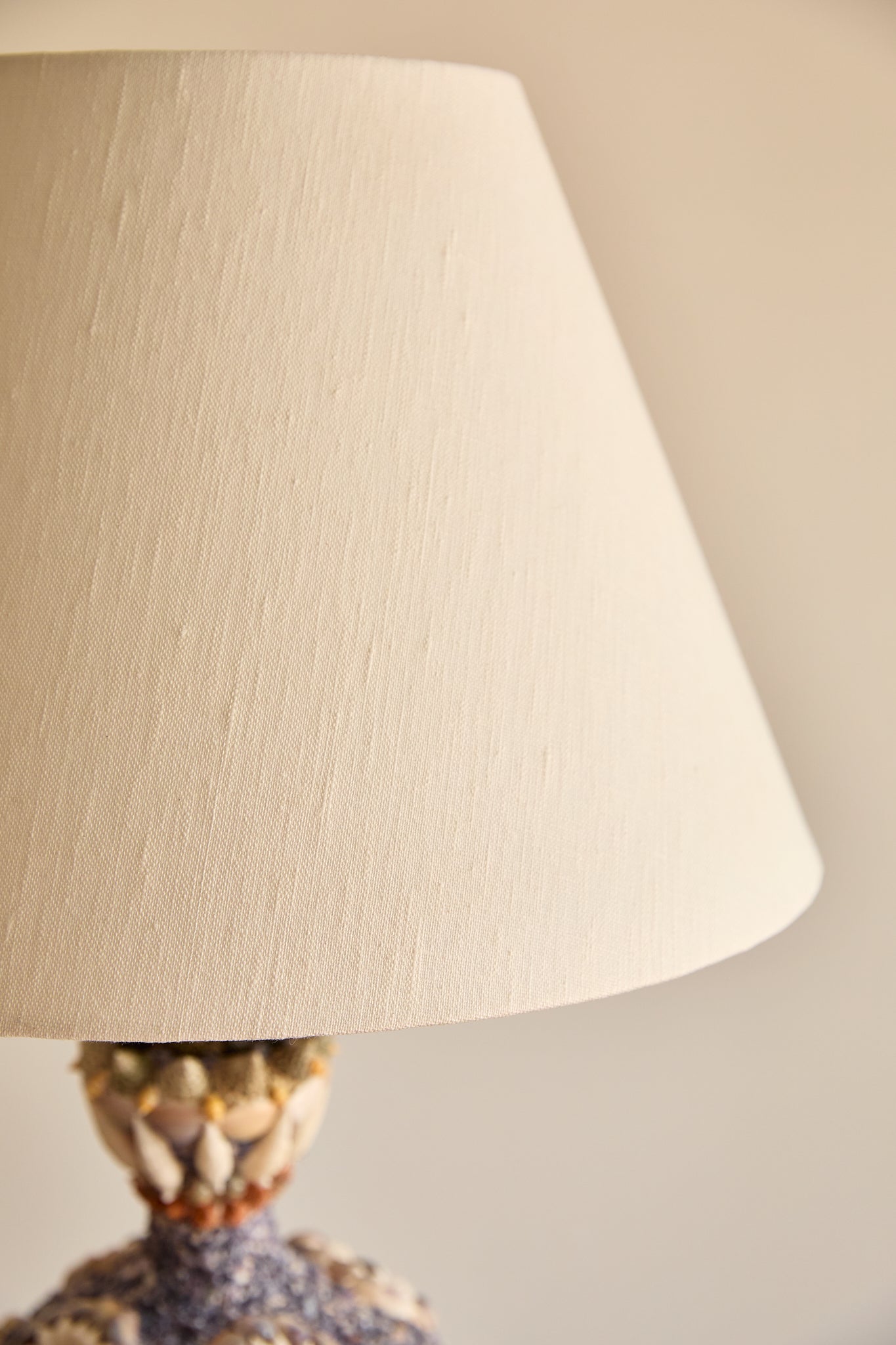 Vintage Grotto-Style Mosaic Shell Table Lamps – A Pair