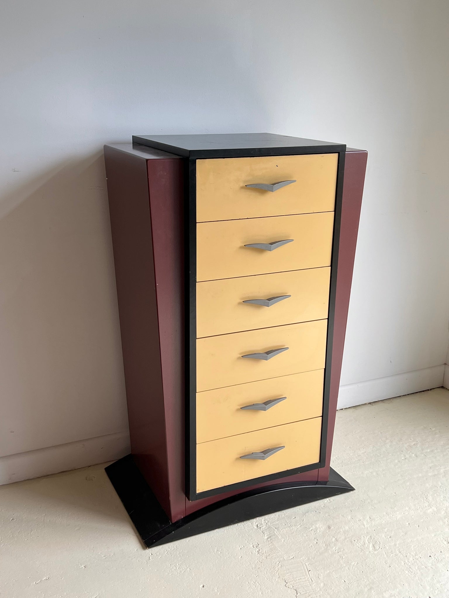 Memphis Milano Style Chest of Drawers