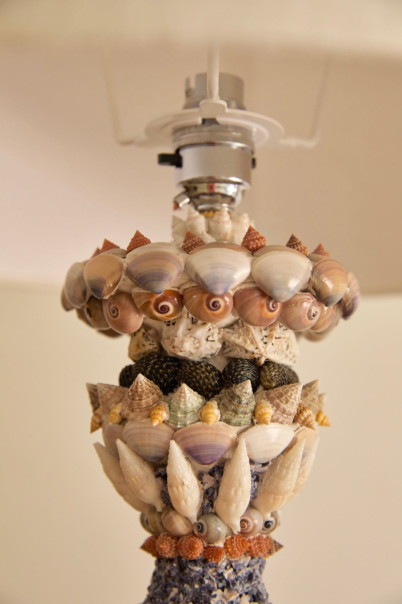 Vintage Grotto-Style Mosaic Shell Table Lamps – A Pair