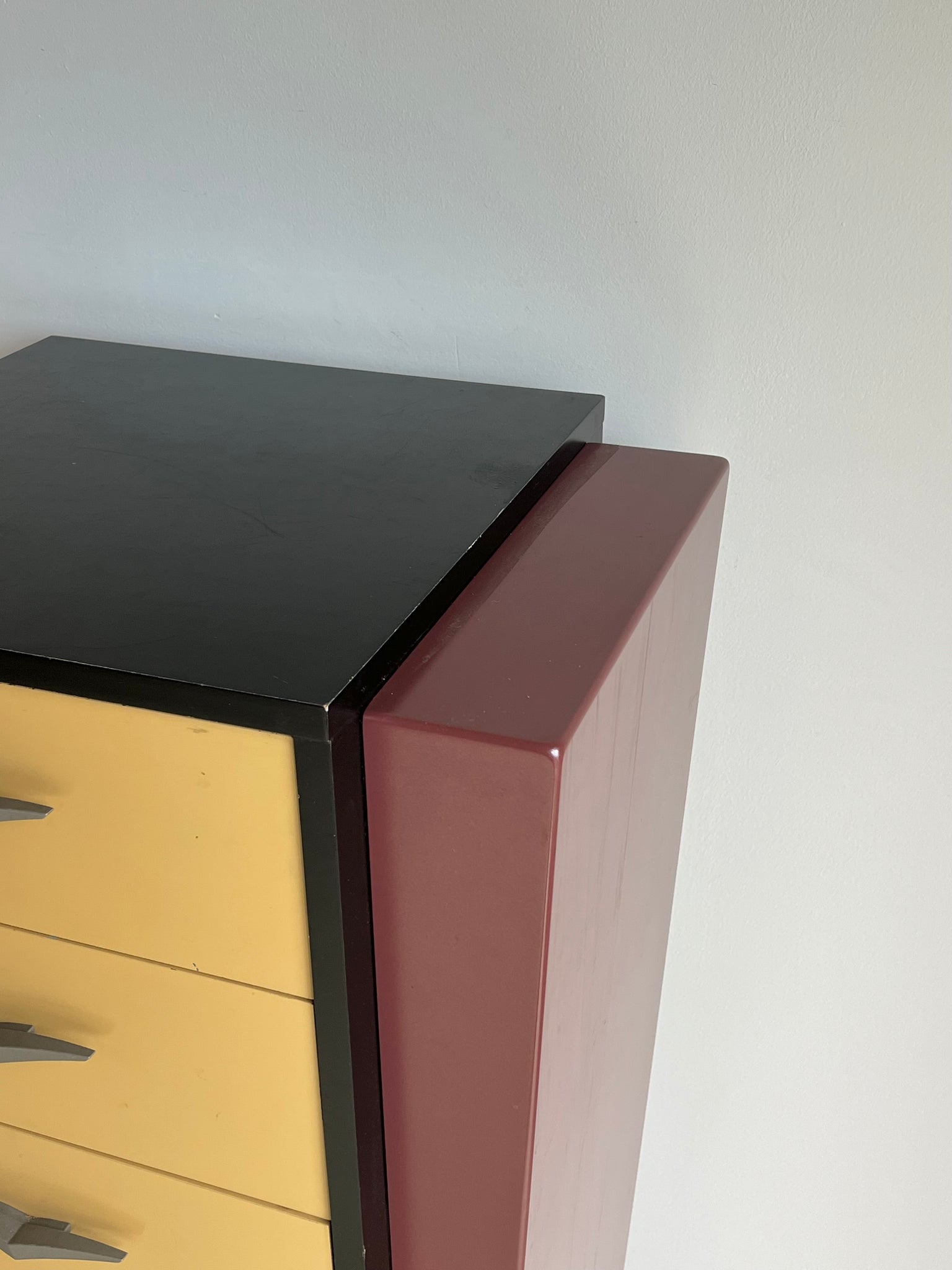 Memphis Milano Style Chest of Drawers