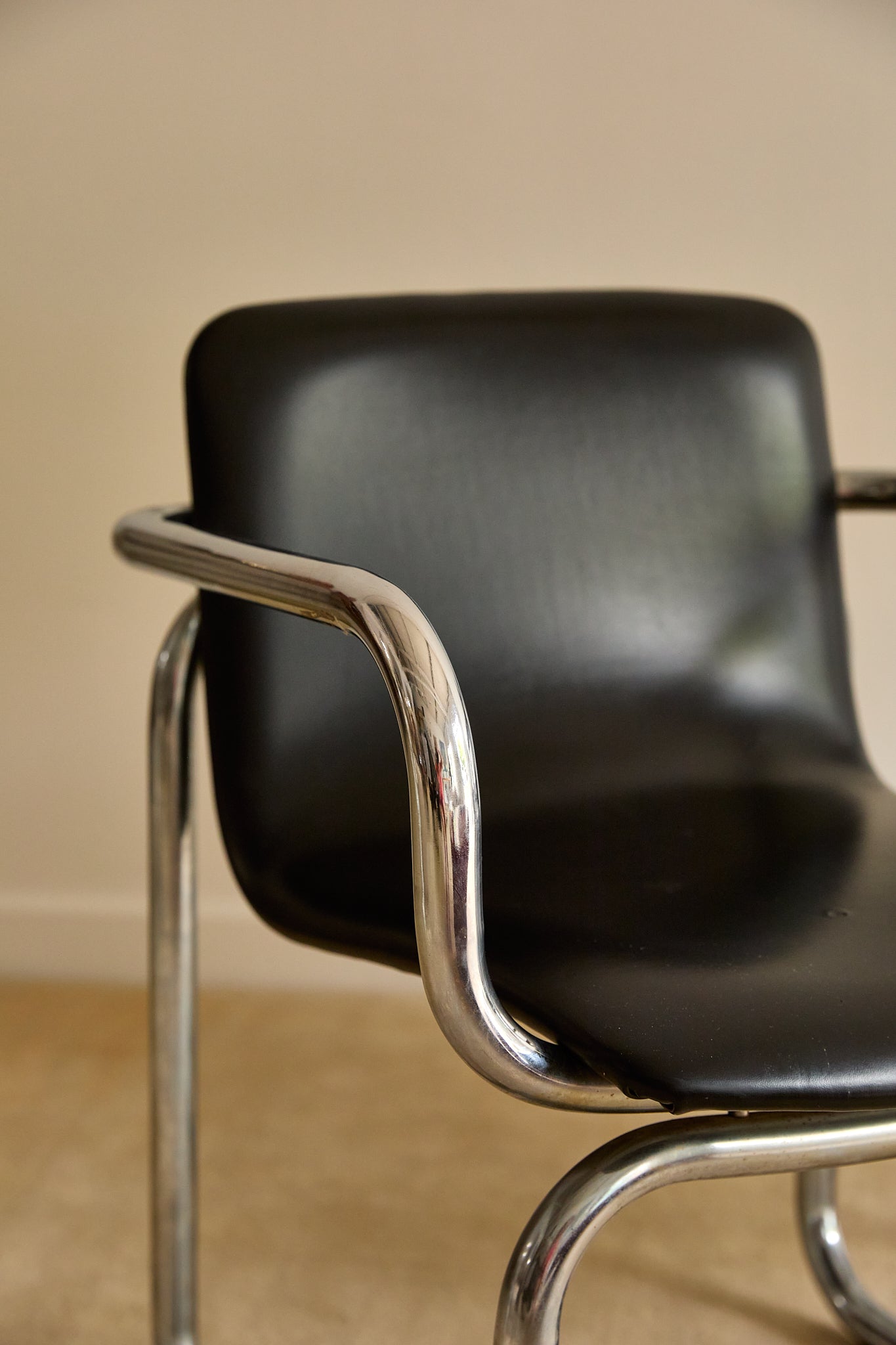 Pair of Vintage Postmodern Italian Black Leather &amp; Tubular Chrome Cantilever Armchairs (c. 1970s–1980s)