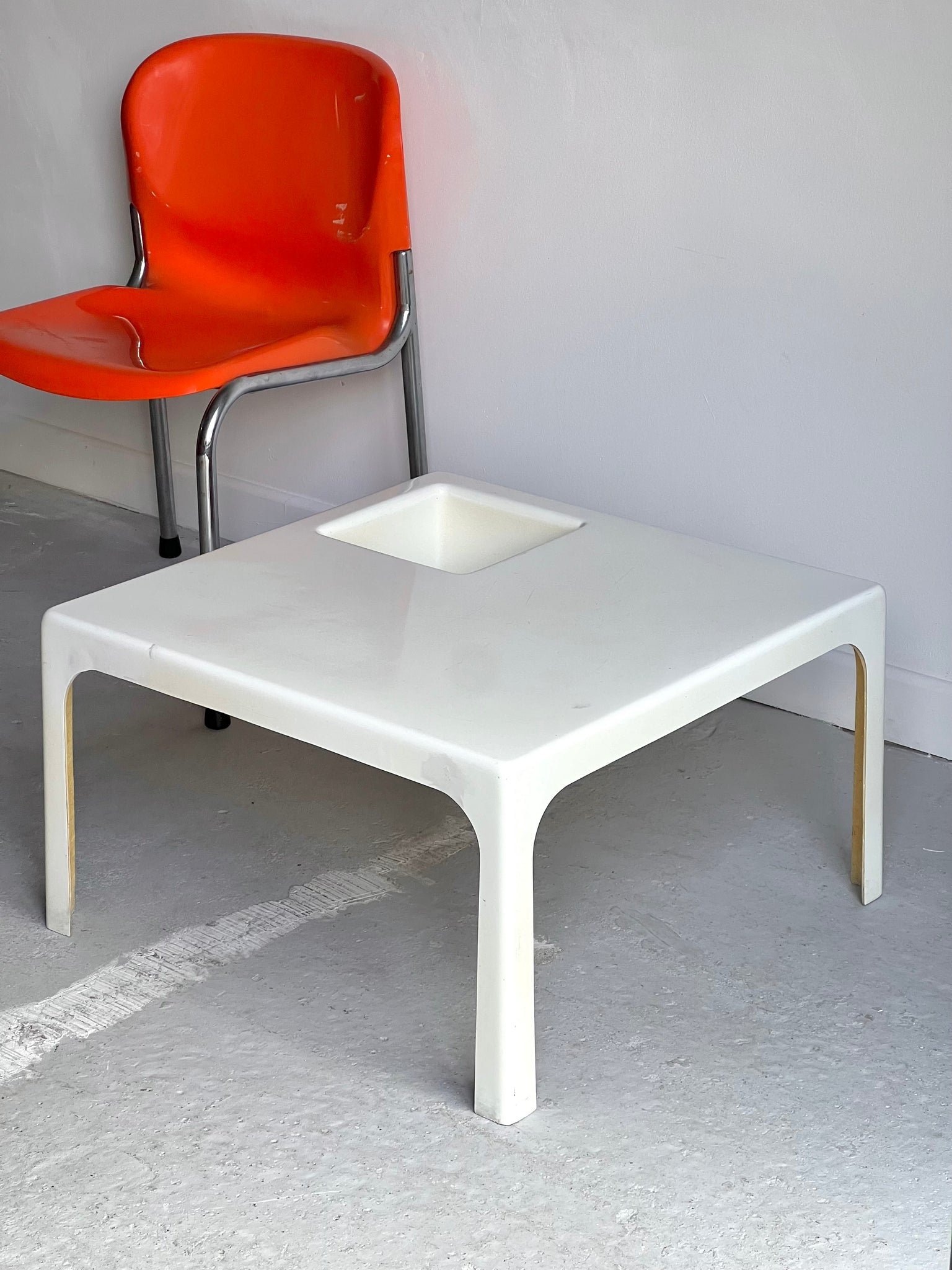 White Plastic Spaceage Coffee Table