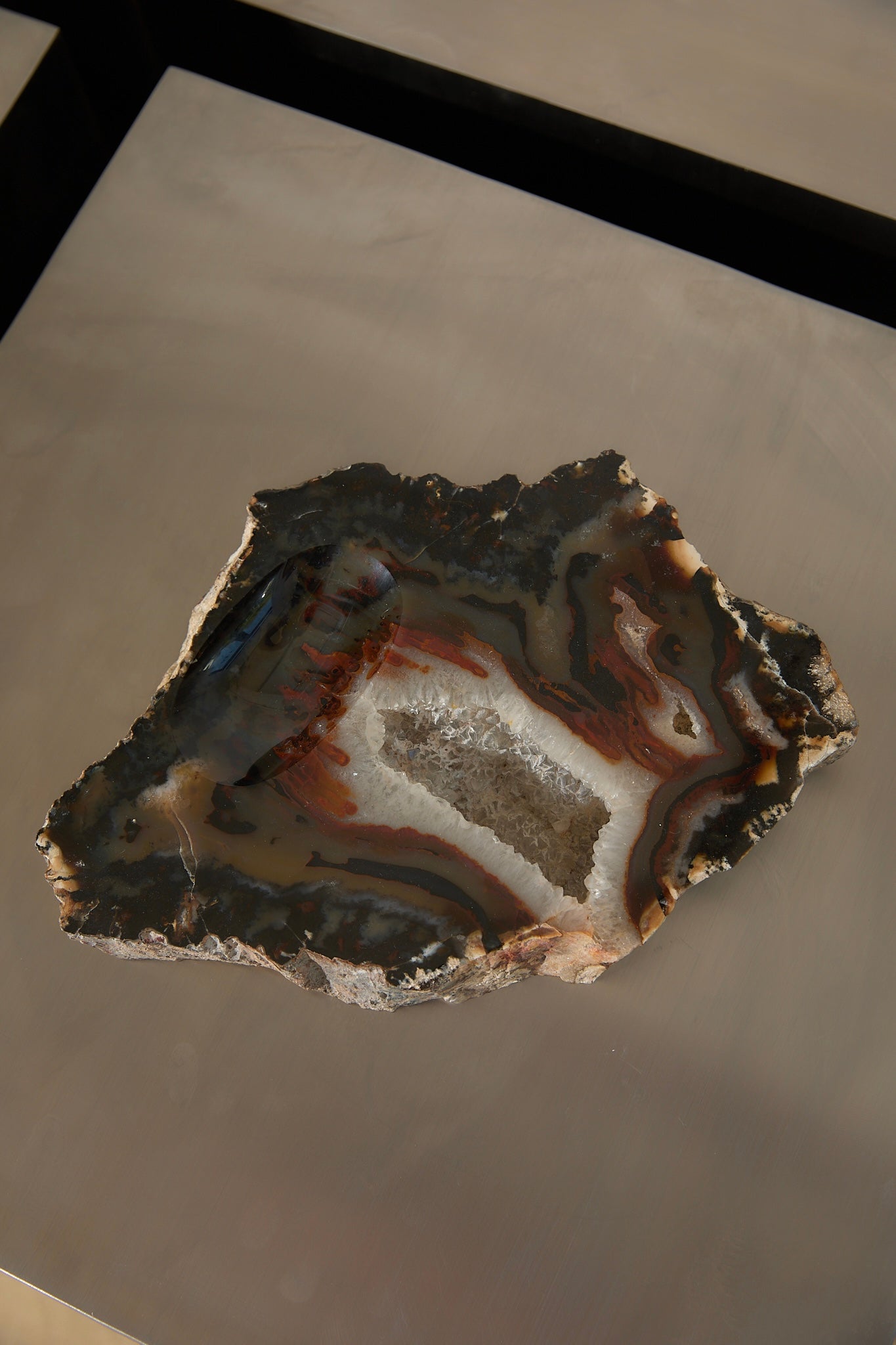 Natural Agate Geode Soap Dish – Polished Quartz Crystal Catchall Bowl