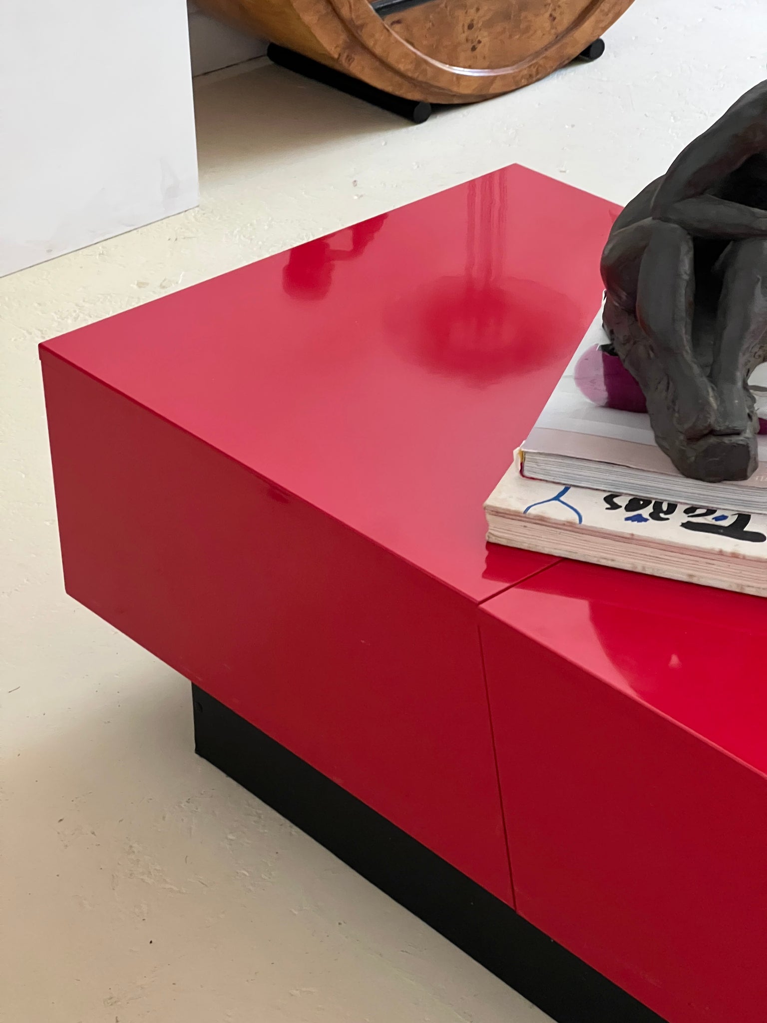 Red Glossy Coffee Table With Bar