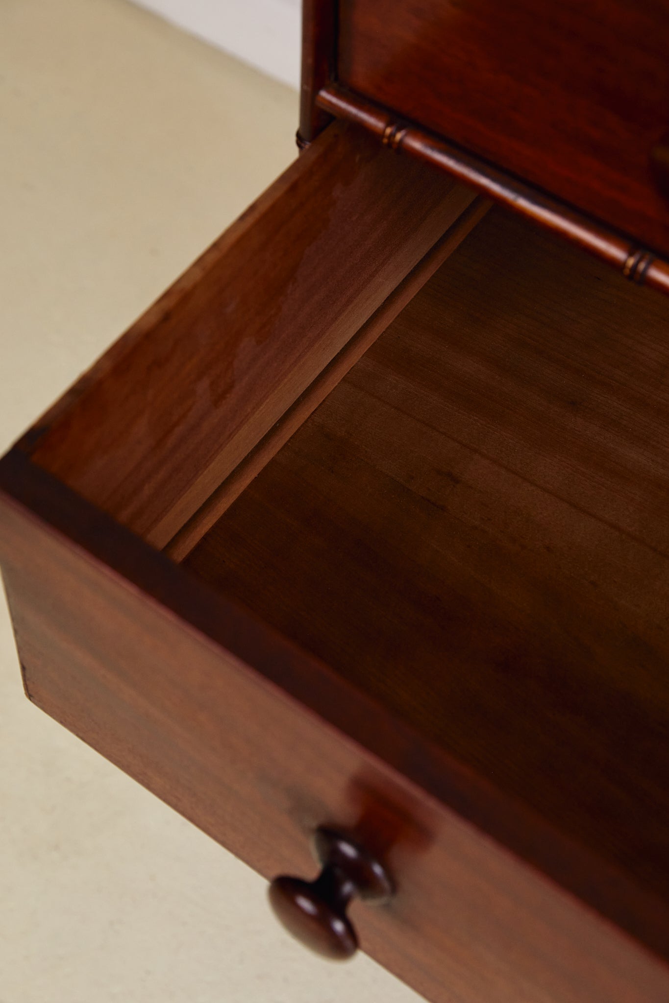 English 19th Century Chest Mahogany Chest With Faux Bamboo Trim
