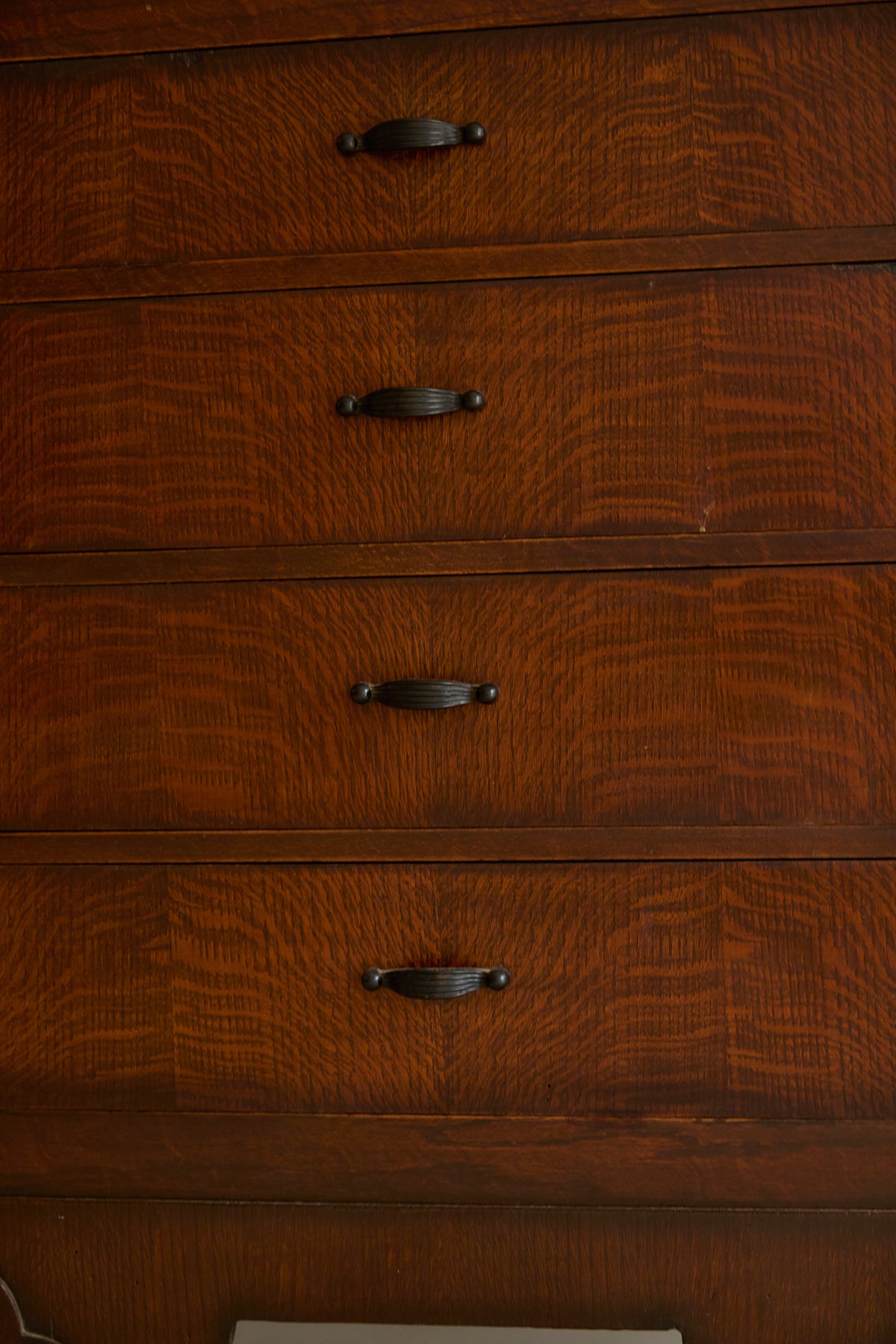 Art Deco Chest of Drawers With Cloud Shaped Feet