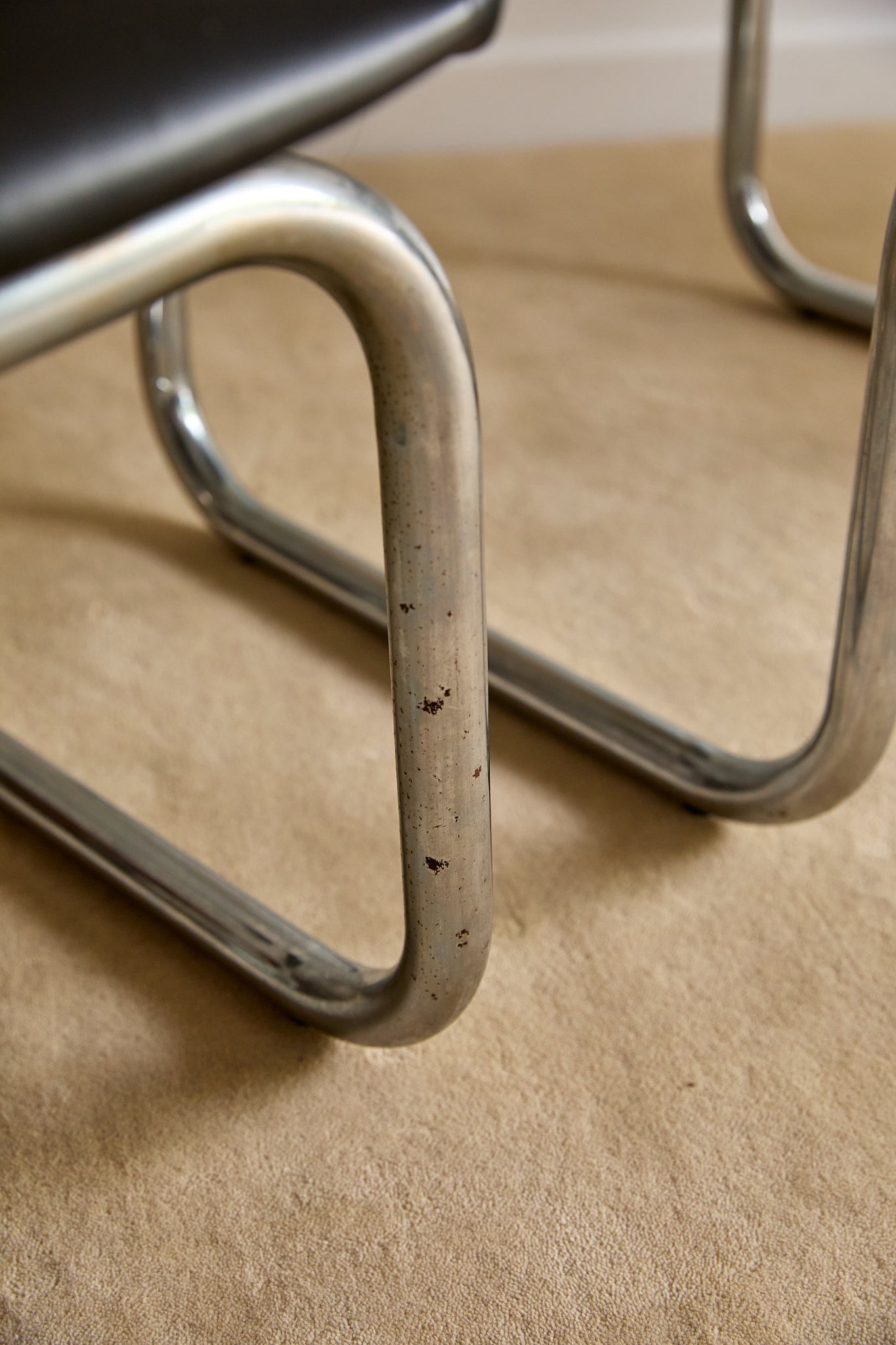Pair of Vintage Postmodern Italian Black Leather &amp; Tubular Chrome Cantilever Armchairs (c. 1970s–1980s)