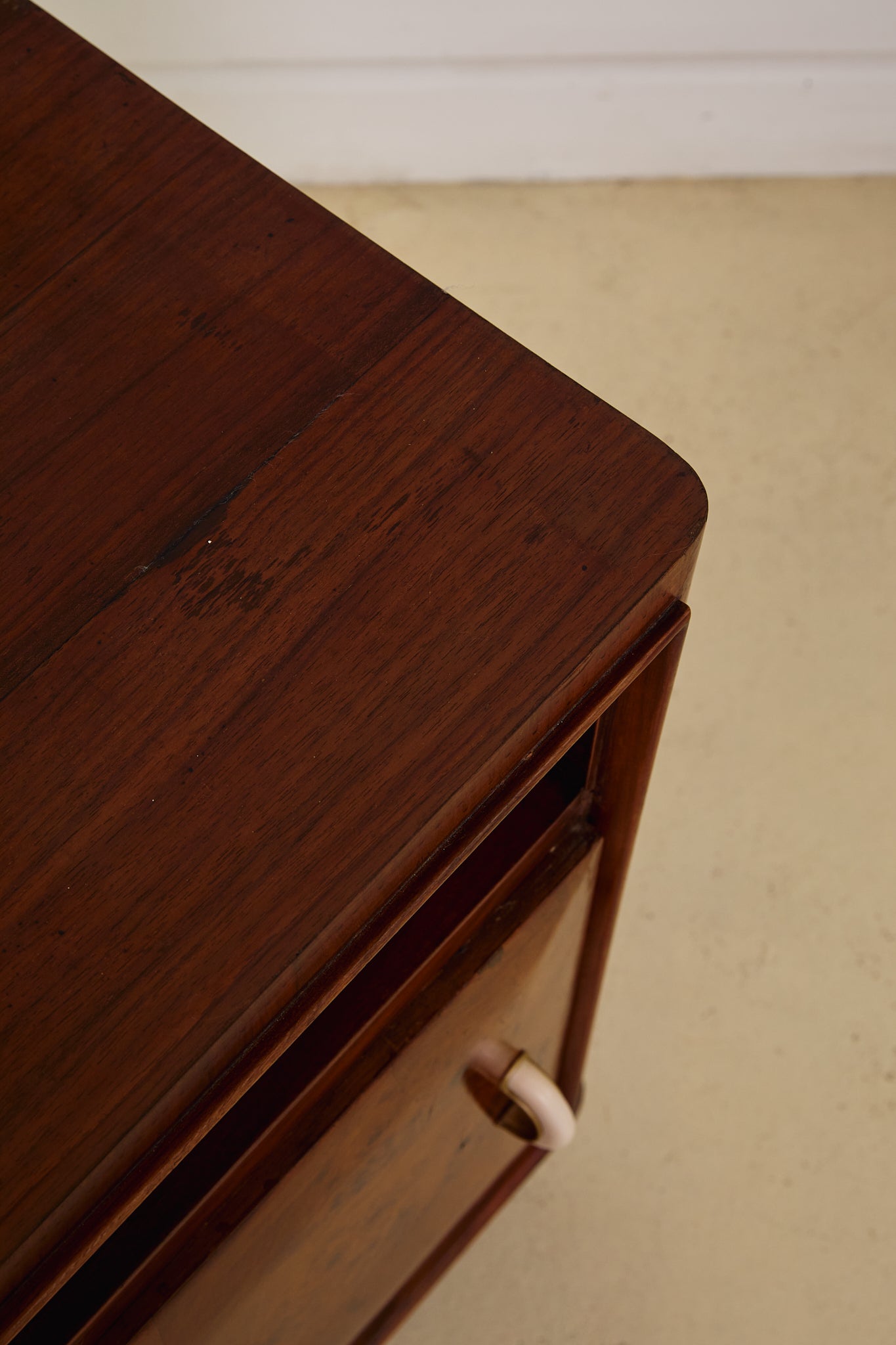 Pair of Italian Burl Walnut and Oak Bedside Tables