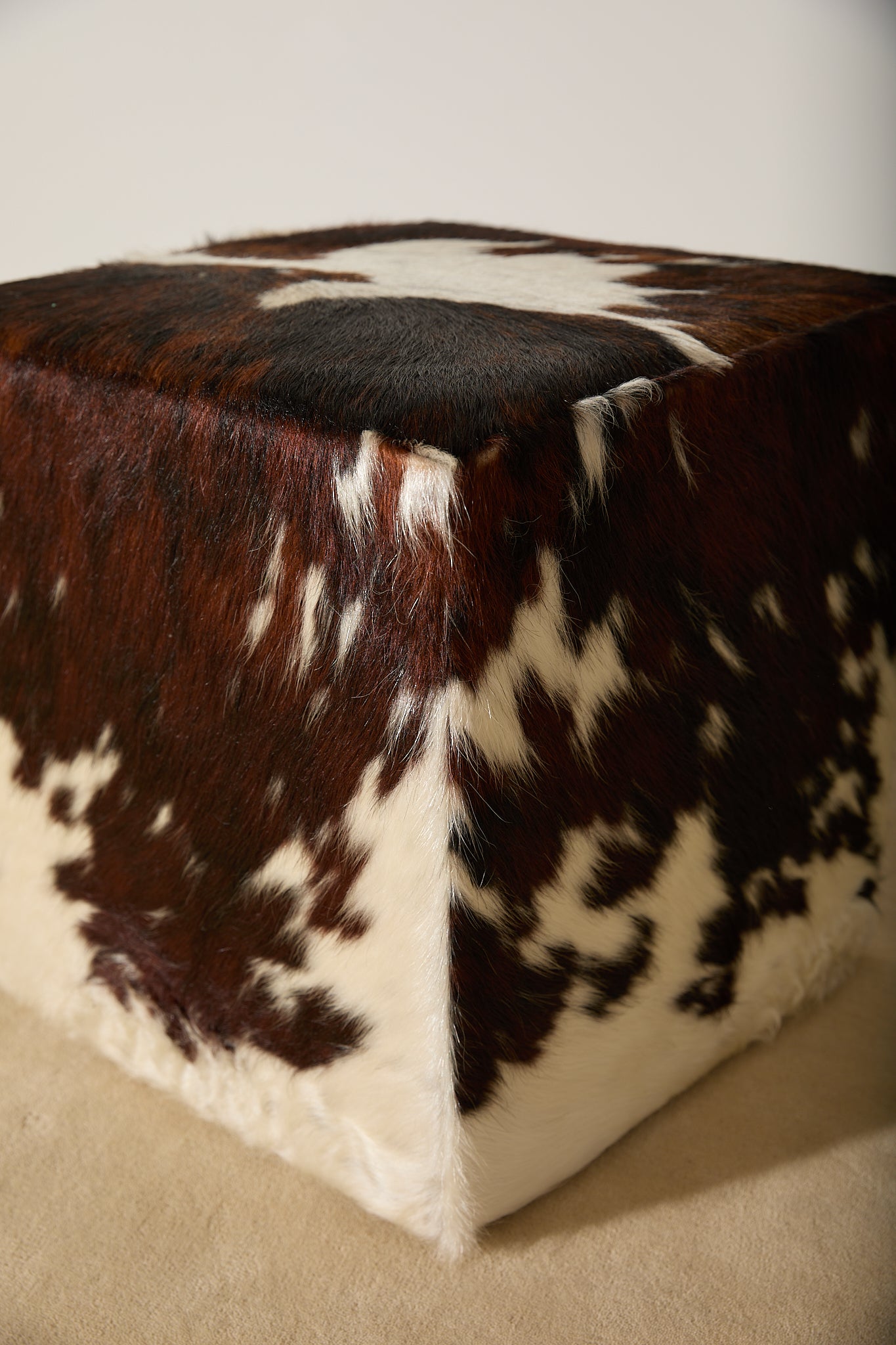 Genuine Cowhide Cube Ottoman – Tri-Color Brown &amp; White Hair-on-Hide Footstool