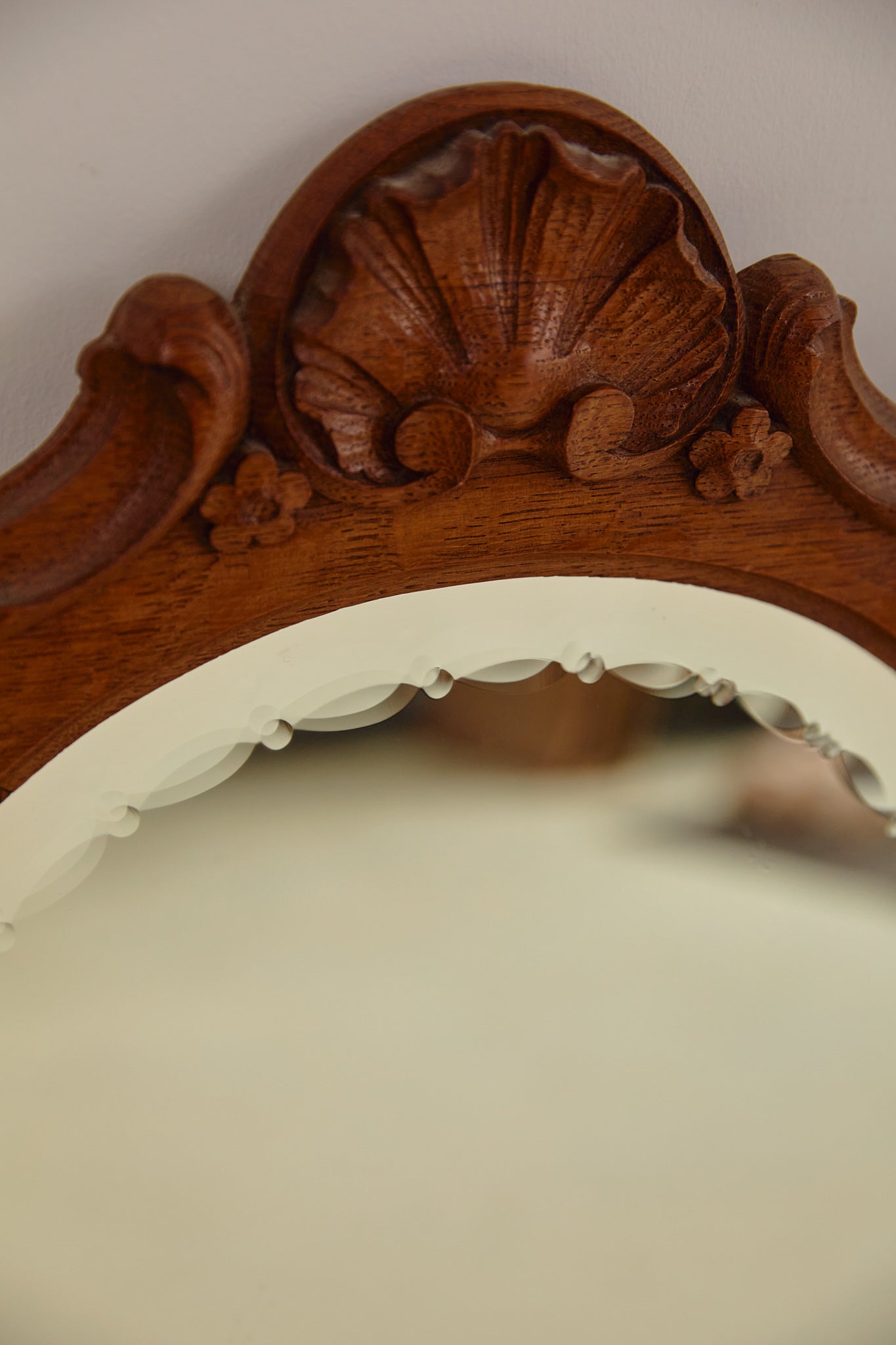 Shell Detail Carved Mirror