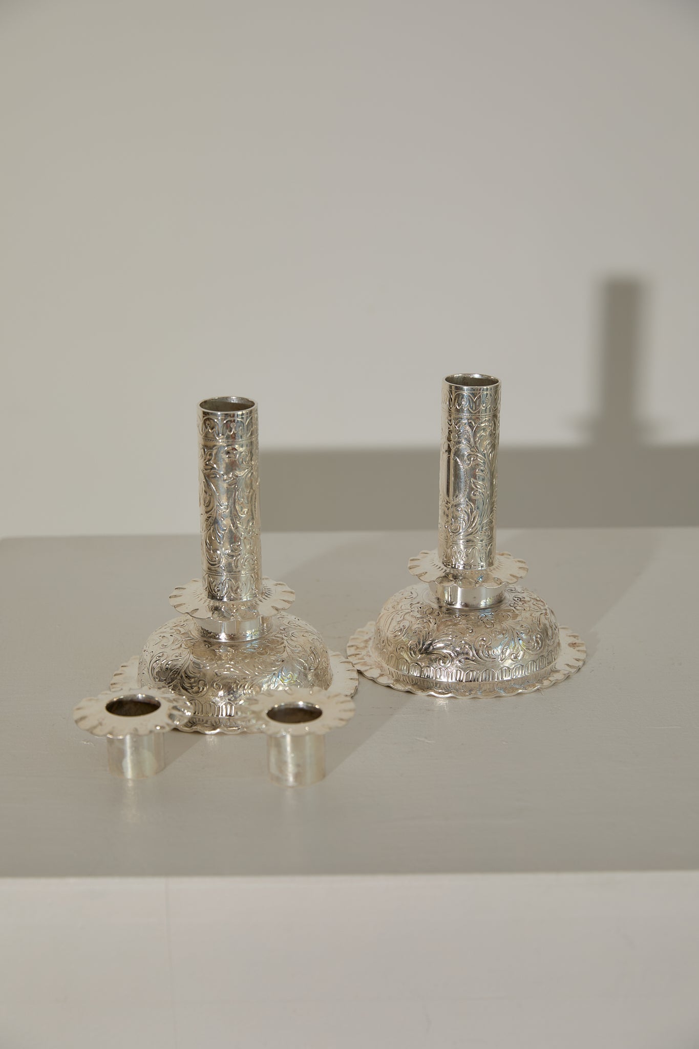Antique Hukin &amp; Heath Silver Plated Candlesticks – Victorian Repoussé Rococo Pair