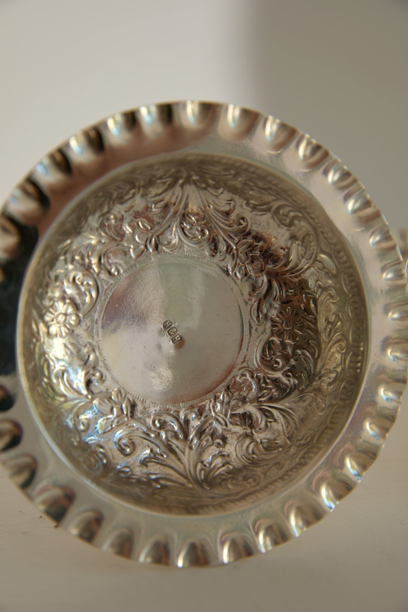 Antique Hukin &amp; Heath Silver Plated Candlesticks – Victorian Repoussé Rococo Pair