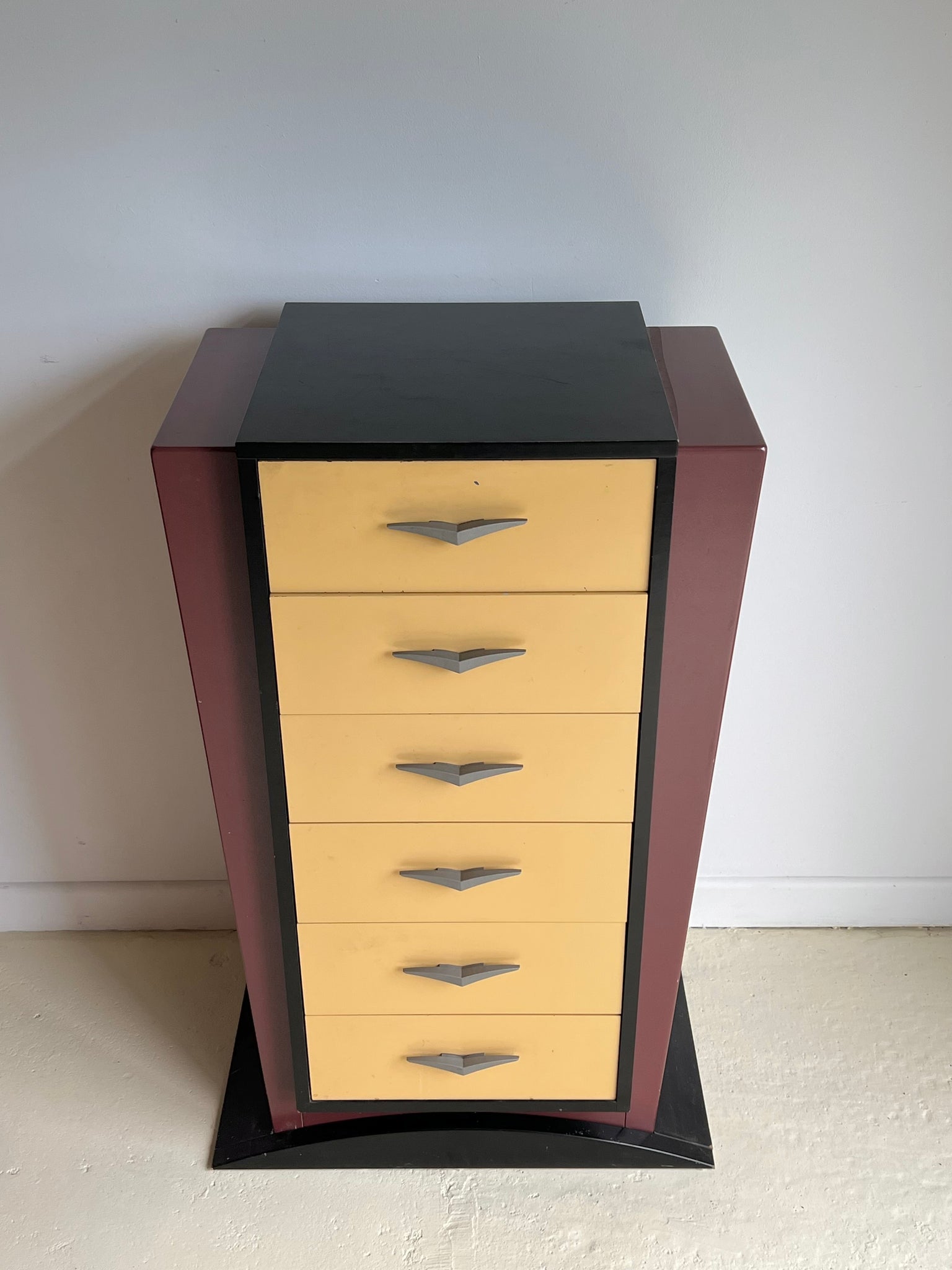 Memphis Milano Style Chest of Drawers