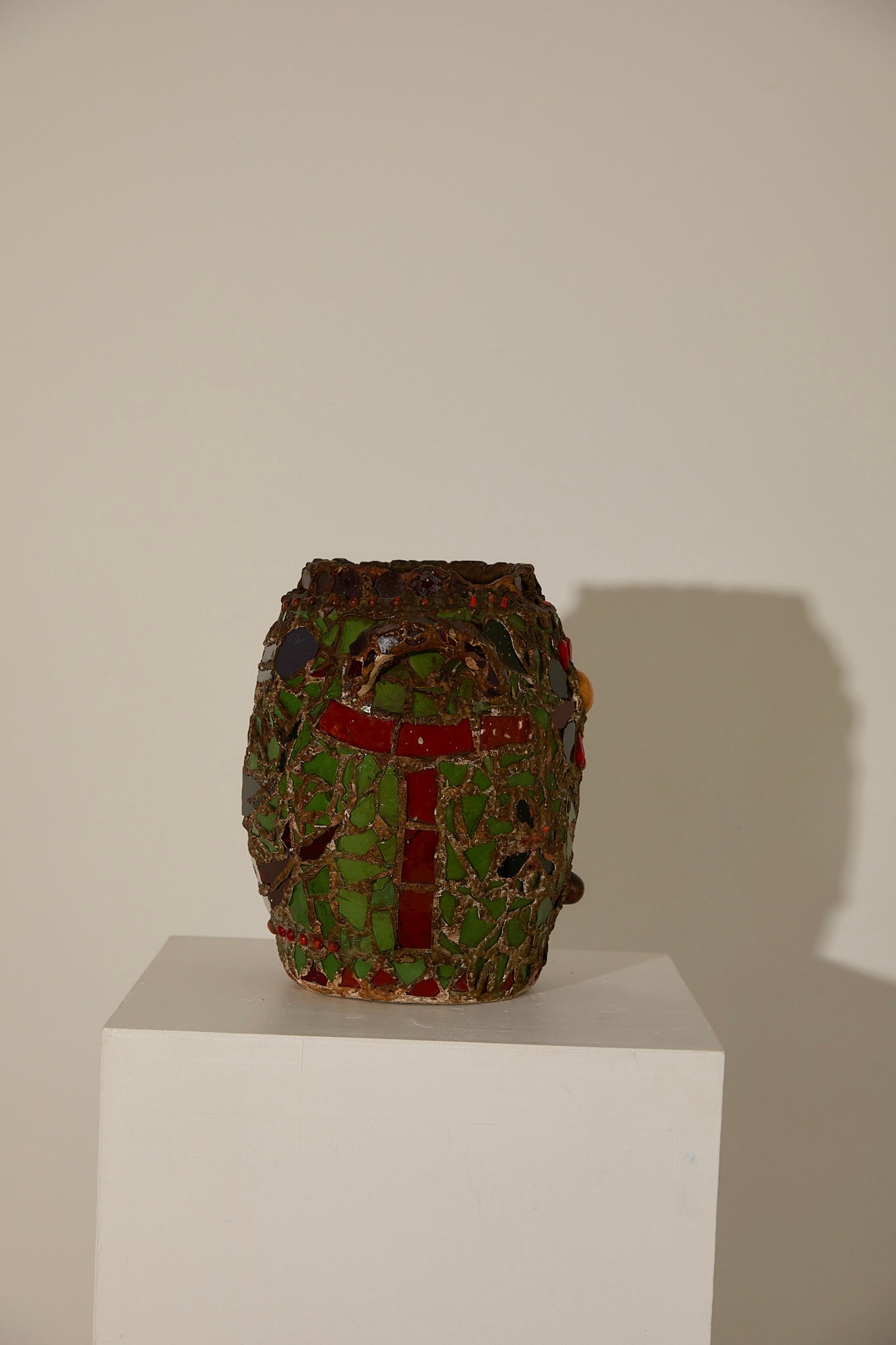 French Pique Assiette Vase