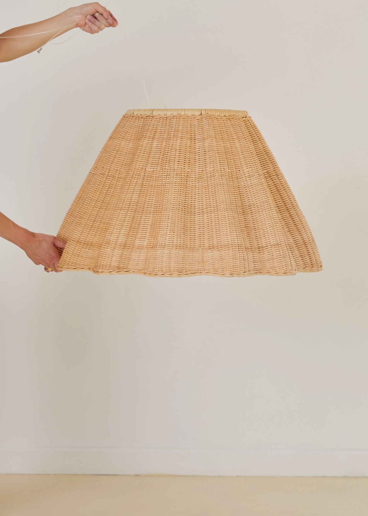 XL Wavy Scallop Lampshade