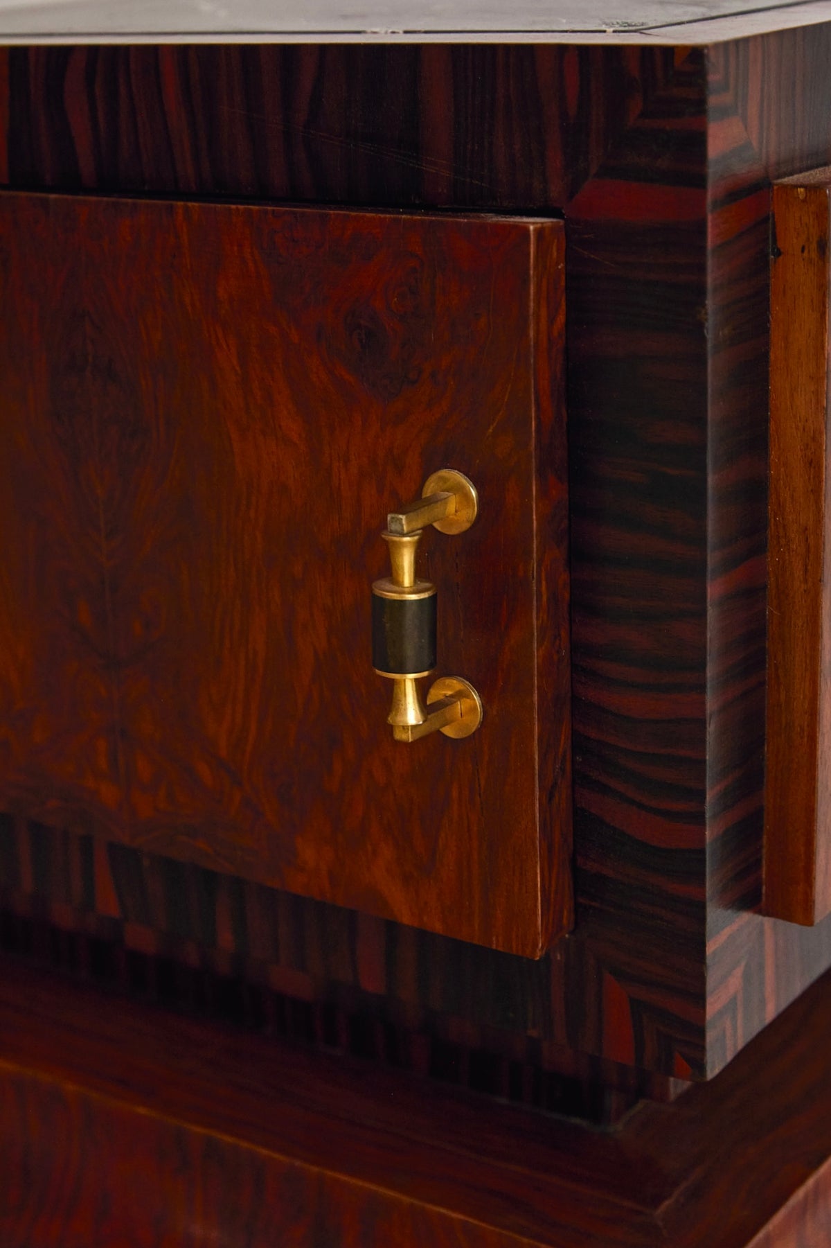 Pair of Art Deco / Italian Modernist Rosewood Bedside Cabinets, c. 1930s–1940s (In the style of Osvaldo Borsani / Paolo Buffa)