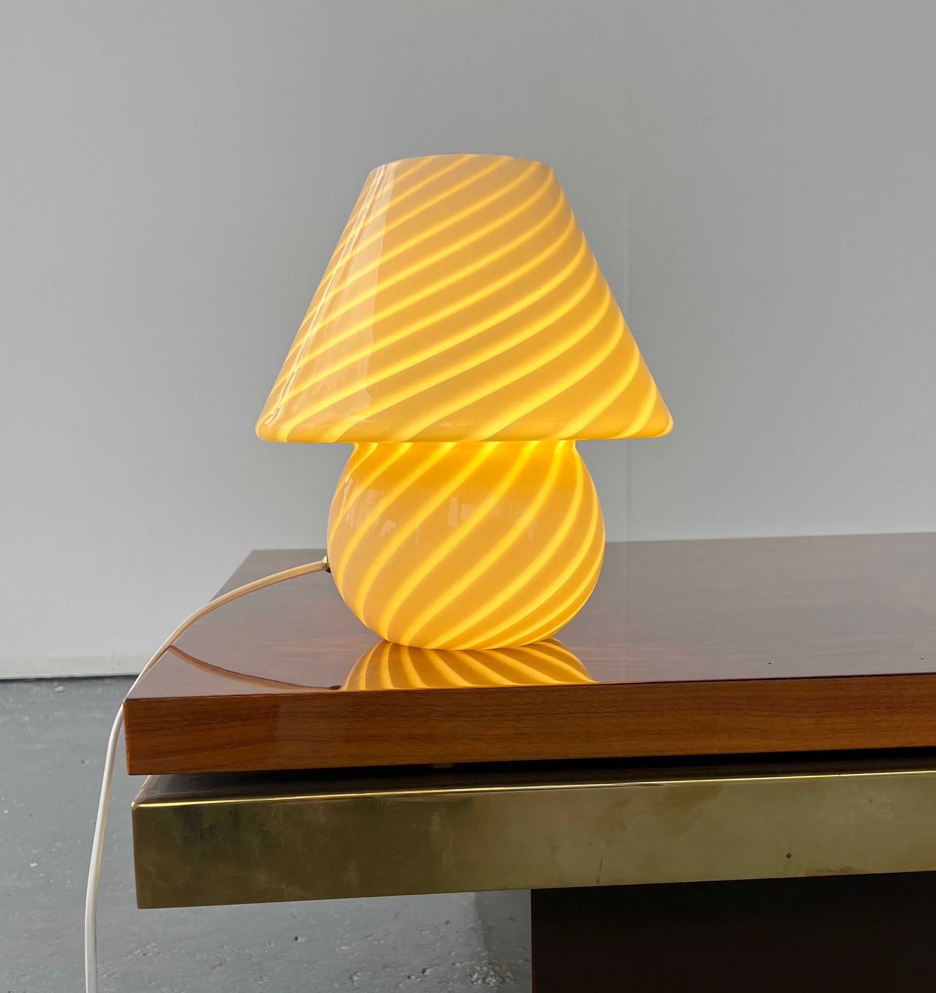 Mushroom online swirl lamp